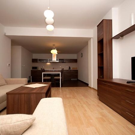 Unipharma Apartments Доновалы Экстерьер фото