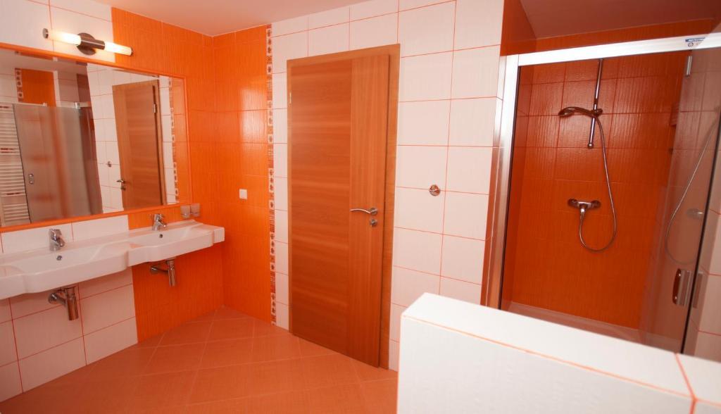Unipharma Apartments Доновалы Номер фото