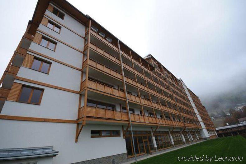 Unipharma Apartments Доновалы Экстерьер фото